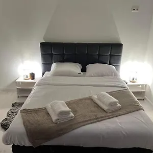 Prachtige In Centrum Met Badkamer ! Apartamento Brujas